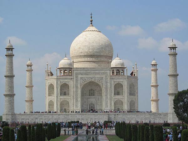 Supreme Court seeks suggestions to preserve Taj Mahal