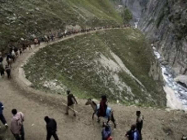 12 pilgrims injured as two buses headed to Amarnath Yatra base camp collide