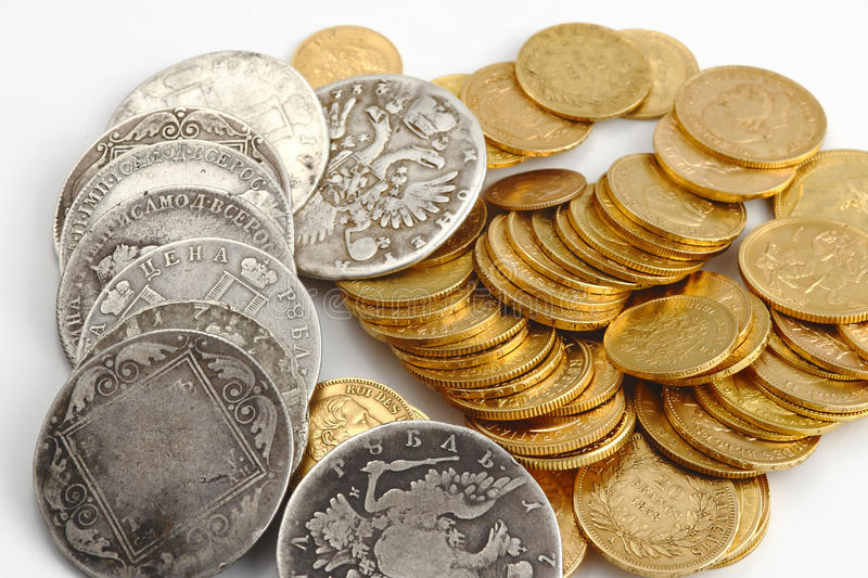 Gold falls Rs 190 on global cues, muted demand