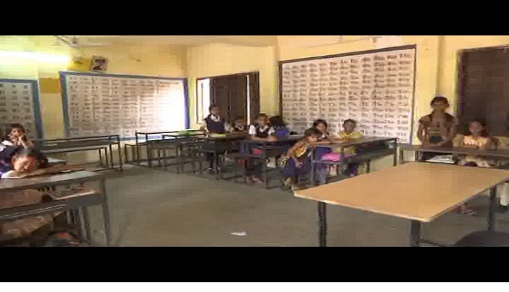 Income Tax officers donating  part of their salaries to government school in Bhopal