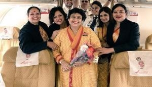 After serving for 38 years, AIR India hostess could not hold tears after her pilot daughter gave her a memorable goodbye!