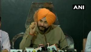 Navjot Singh Sidhu targets Railways, asks why loco-pilot was given clean chit