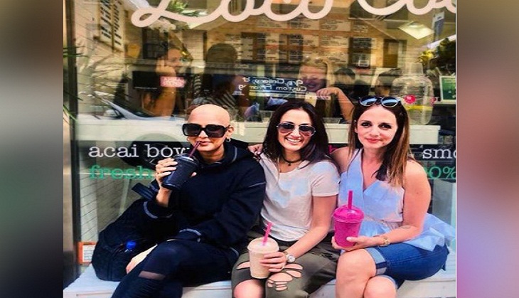 'Bald is Beautiful': Sonali Bendre poses for Friendship Day