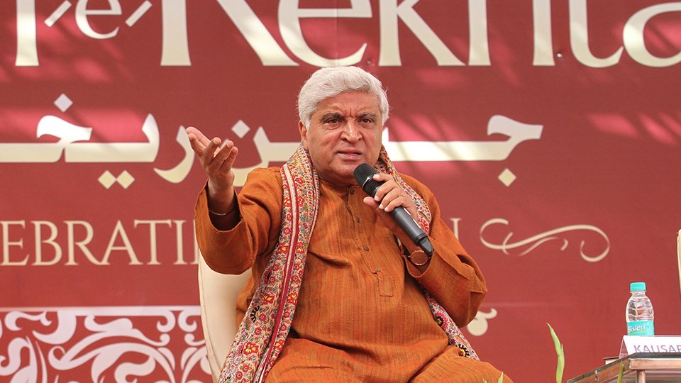 Watch Javed Akhtar reciting his grandfather’s poetry ‘Use kyun humne diya dil’