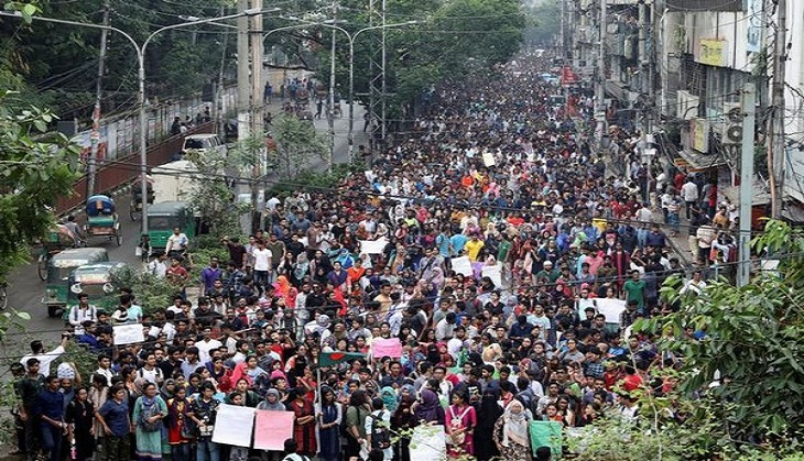 Dhaka protests: 8 journalists assaulted by the ruling Bangladesh Awami League party's activists