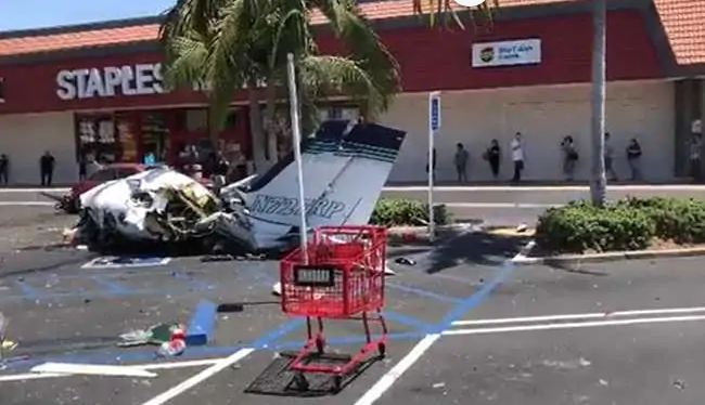 5 dead as plane crashes at parking lot outside California mall