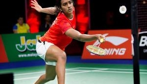 PV Sindhu enters Singapore Open semi-finals, Saina Nehwal crashes out