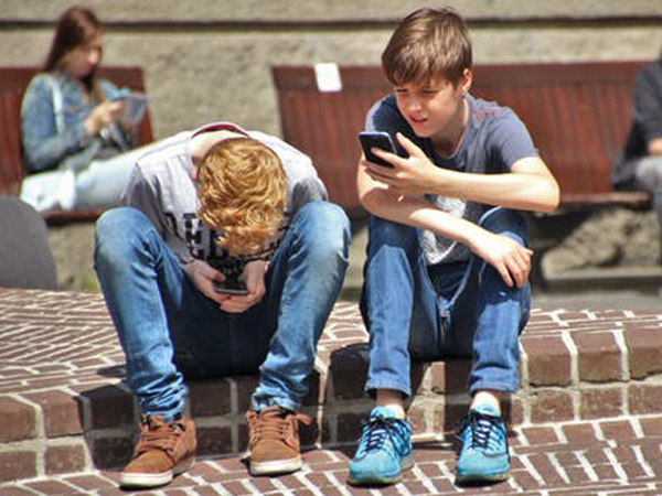 Excess screen time damages children's vision