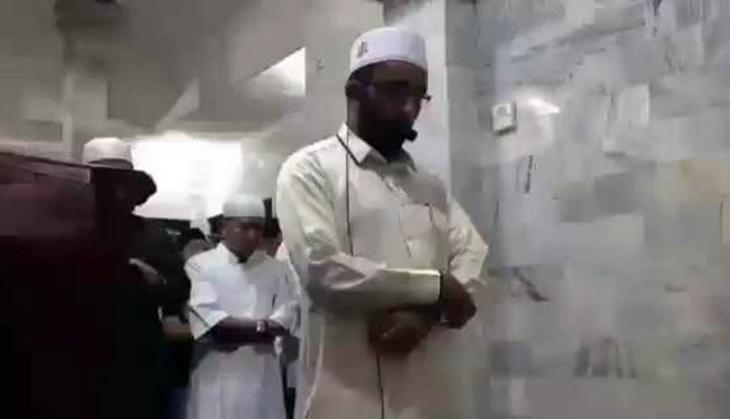 Indonesian Imam Praying During Earthquake