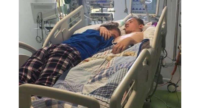 Viral: British teenager girl hugs dying boyfriend as his life support is turned off