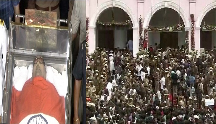 Karunanidhi Funeral: 2 killed, several injured after scuffle breaks out between police and crowd outside Rajaji Hall; burial at 4 pm