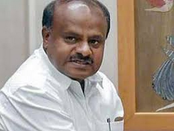 Karnataka: CM HD Kumaraswamy visits Dharwad building collapse site, death toll reaches 15
