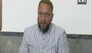 Stupidity of Pranab Mukherjee to have attended RSS event: Asaduddin Owaisi