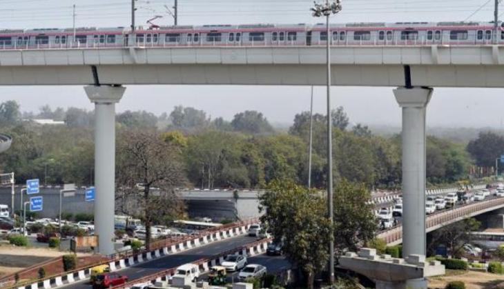 Delhi: Shocking! 38-year-old man hangs self from busy Dhaula Kuan flyover's grill; cops probe reason behind the death