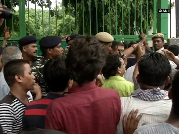 Delhi: Parents blame school for inapt security post rape