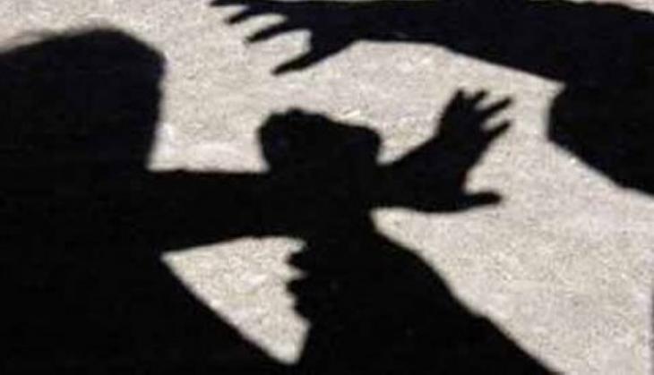 Shame! 25-year-old woman assaulted with a cricket bat by her husband in Thane for this silliest reason!
