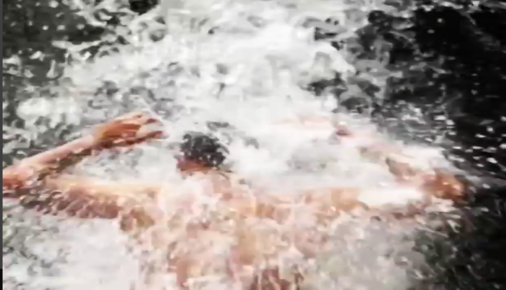 Former Captain Cool MS Dhoni rejoice gala time by getting 'free head massage' under Ranchi Waterfall; video inside