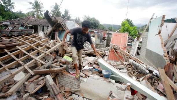 Indonesia earthquake: Death toll reaches 430, more bodies to recover