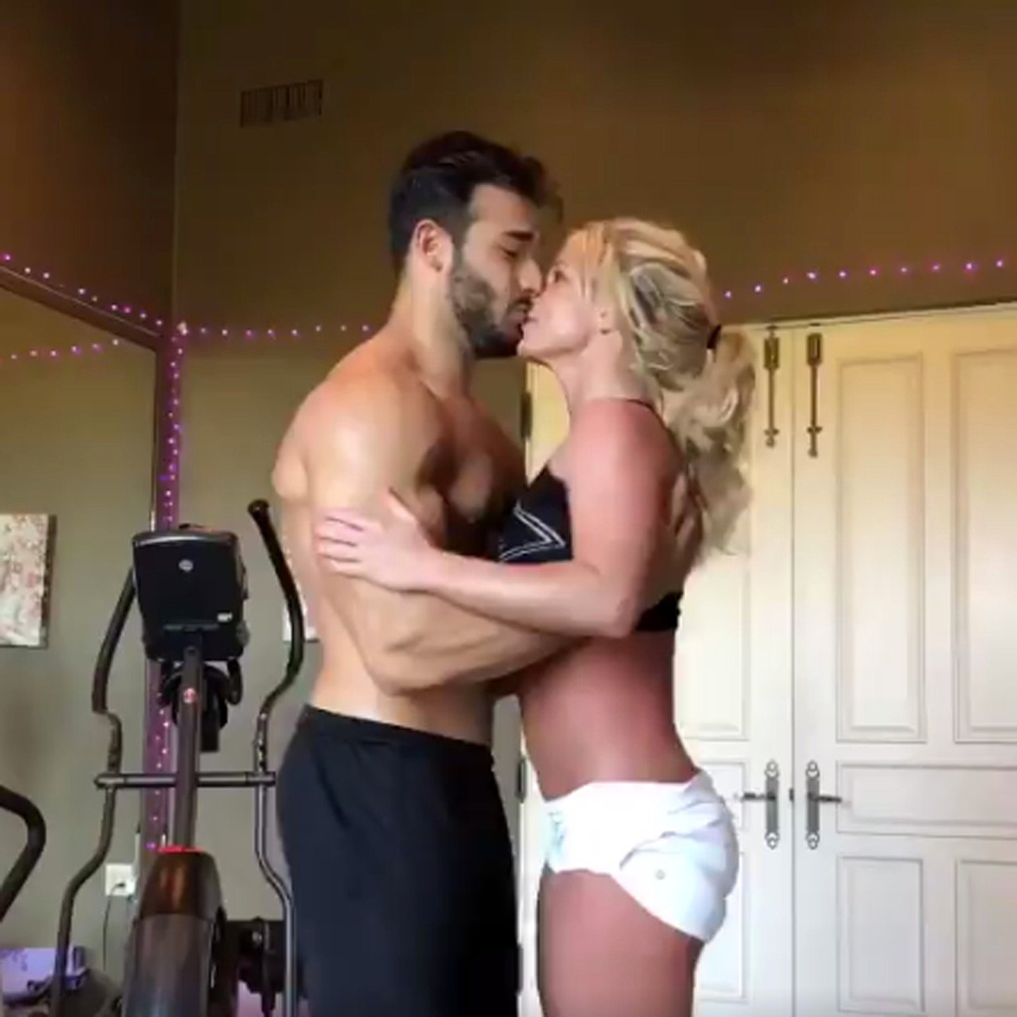Watch Video: Britney Spears dances with her boyfriend Sam Asghari when he gave her a surprise visit to Belgium