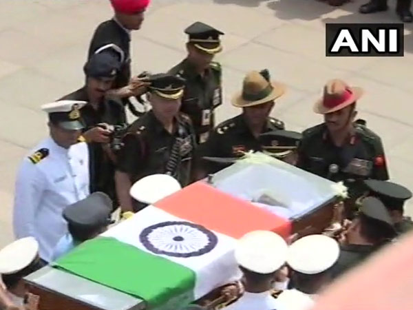 Vajpayee's mortal remains reach BJP headquarters