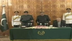 Imran Khan Swearing-in: Imran Khan takes oath as Pakistan's 22nd Prime Minister administered by President Mamnoon Hussain