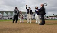 India vs England: इंग्लैंड ने जीता टॉस, कोहली ने तीन खिलाड़ियों को दिखाया बाहर का रास्ता 