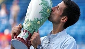 Djokovic brushes past Federer for 1st Cincinnati title