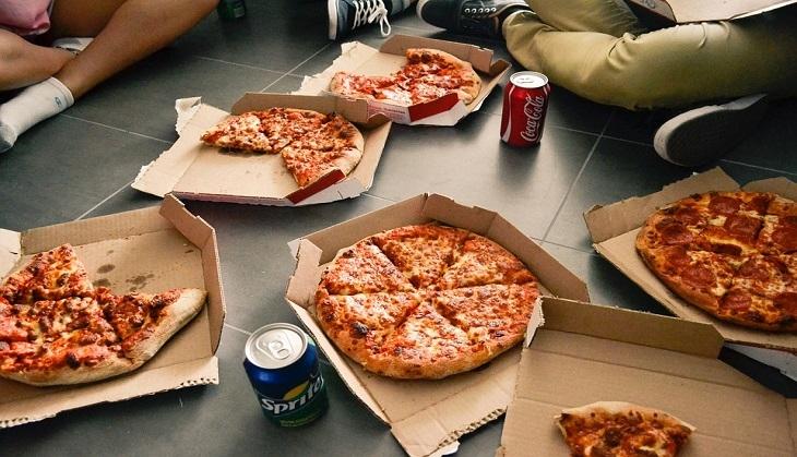 Dominos coca cola