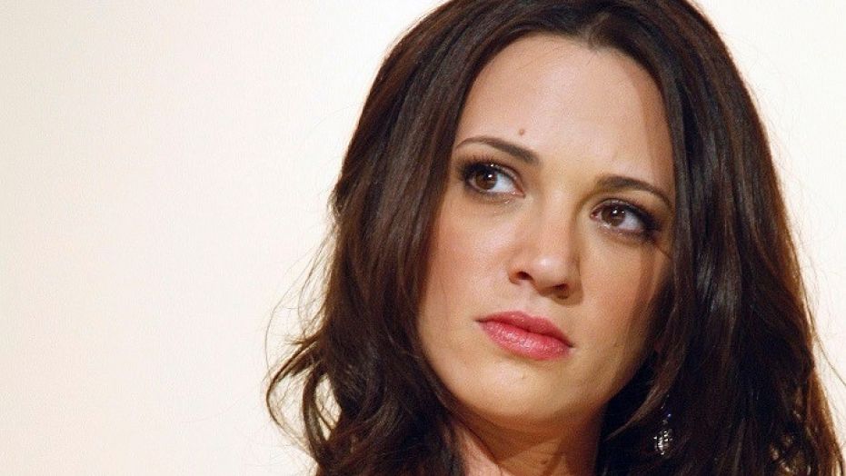 Asia Argento denies sexual assault says her boyfriend Anthony Bourdain paid off the accuser