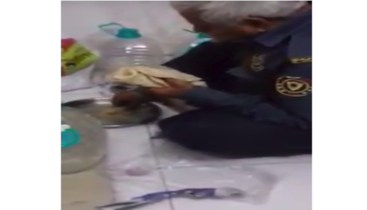 Video of Elderly security guard eat 'roti' and gulps it with water goes viral; this will surely leave you teary eyed