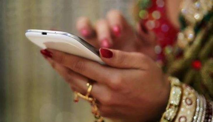 ‘Bride spends too much time on WhatsApp,’ grooms family cancels marriage on wedding day in Uttar Pradesh