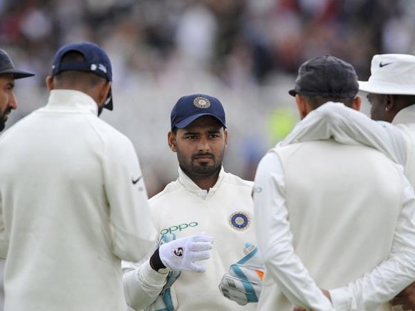 Rishabh Pant equals MS Dhoni's record of most catches in a Test innings