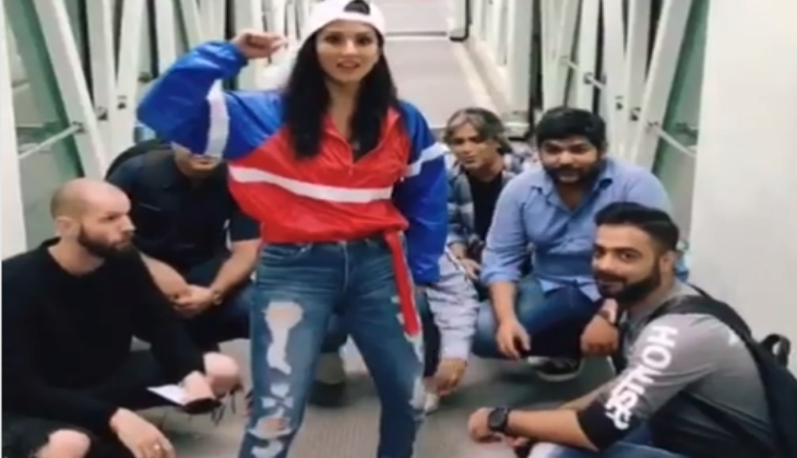 Sunny Leone dancing