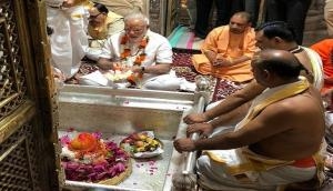 PM Modi along with UP CM Yogi Adityanath offers prayers at Kashi Viswanath temple