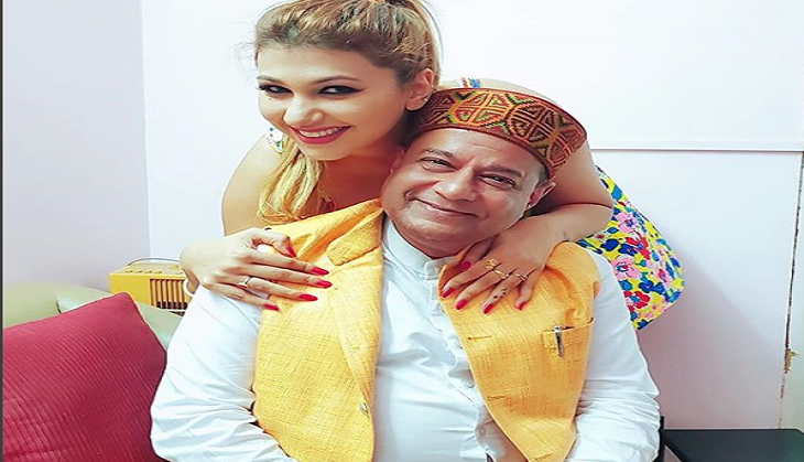 Bigg Boss 12: Jasleen Matharu does not want to sleep on the same bed with boyfriend Anup Jalota and the reason is surprising!