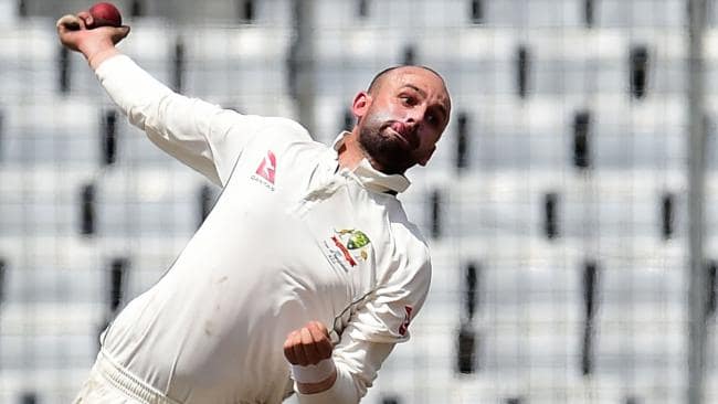 Nathan Lyon takes four wickets off six balls as Pakistan slumps to 77-5