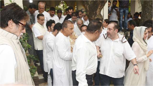 Krishna Raj Kapoor kept together vast family of celebrated individuals: Big B