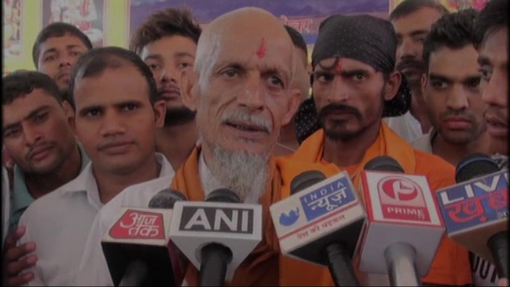 Uttar Pradesh: Muslim man upset with police probing son's death as suicide accept Hinduism along with family for justice
