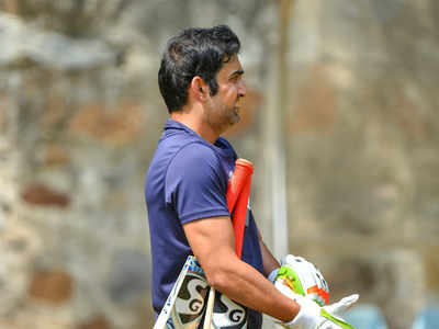 Daring Delhi face Mumbai test in Vijay Hazare final