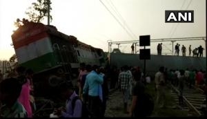 New Farakka Express derailed: CM Yogi announces Rs 2 lakh ex-gratia to the kin of the deceased; death toll rises to 7 and 21 injured!