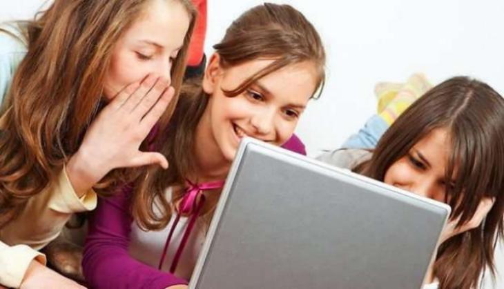 girls on internet