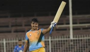 Hazratullah Zazai smashes six sixes in an over during APL