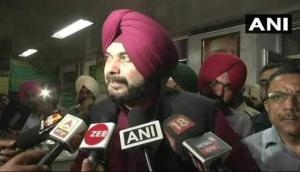 Navjot Singh Sidhu rakes up Rafale deal in Pakistan