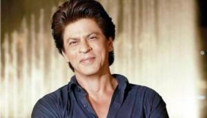 Fans hail Shah Rukh Khan after 39 million followers  achievement on Twitter says, 'He himself is Bollywood'