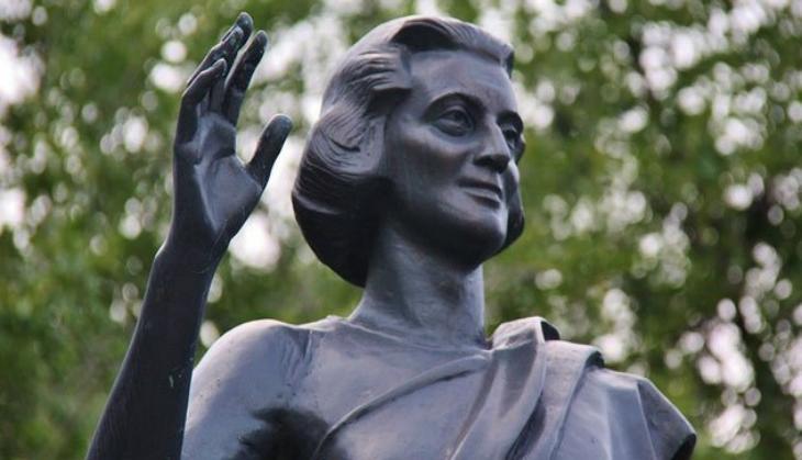Indira Gandhi Statue