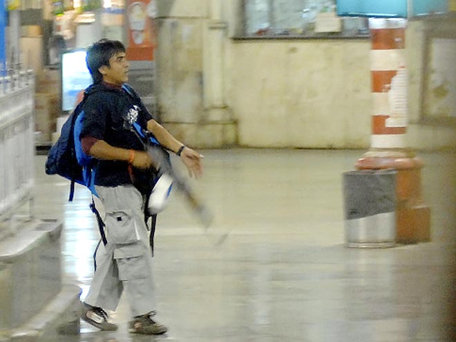 26/11 Mumbai attack terrorist Ajmal Kasab was surprised to see Hindu-Muslim eat together, says Ex-commando