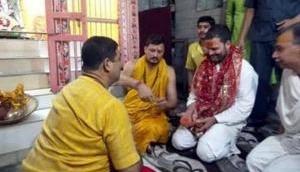 CM Yogi Adityanath mocks Rahul Gandhi says, 'jab wo ghutanon par baithe to pujaaree ko bolana pada ye mandir hai masjid nahin'