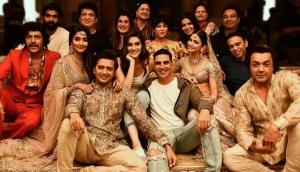 And It's wrap for Akshay Kumar starrer Housefull 4; this picture of the team from the sets is really amazing