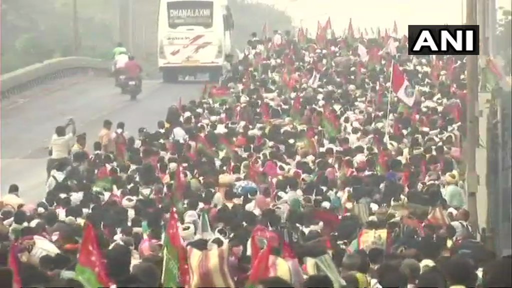 More than 20,000 Maharashtra farmers march from Thane to Mumbai, demanding loan waiver and minimum support price