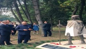 President Ram Nath Kovind unveils Mahatma Gandhi statue in Sydney, Australia